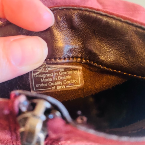 ARA LUFTPOLSTER Burgundy Red Suede Heeled Front Slit Booties - Picture 8 of 8